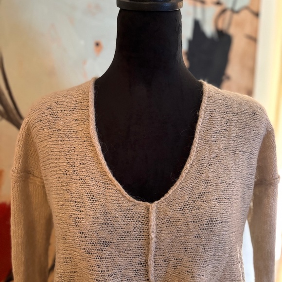 Free People, Neutral Beige Long Sleeve, Fine Gauge Pullover Swing Sweater Small - Picture 4 of 7